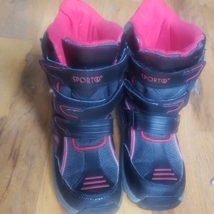 Kids Size 3 SnowBoots